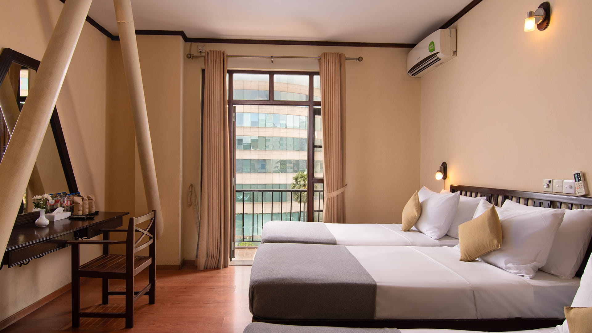 Interior of a deluxe room with a view at Oak Ray Colombo City Hotel