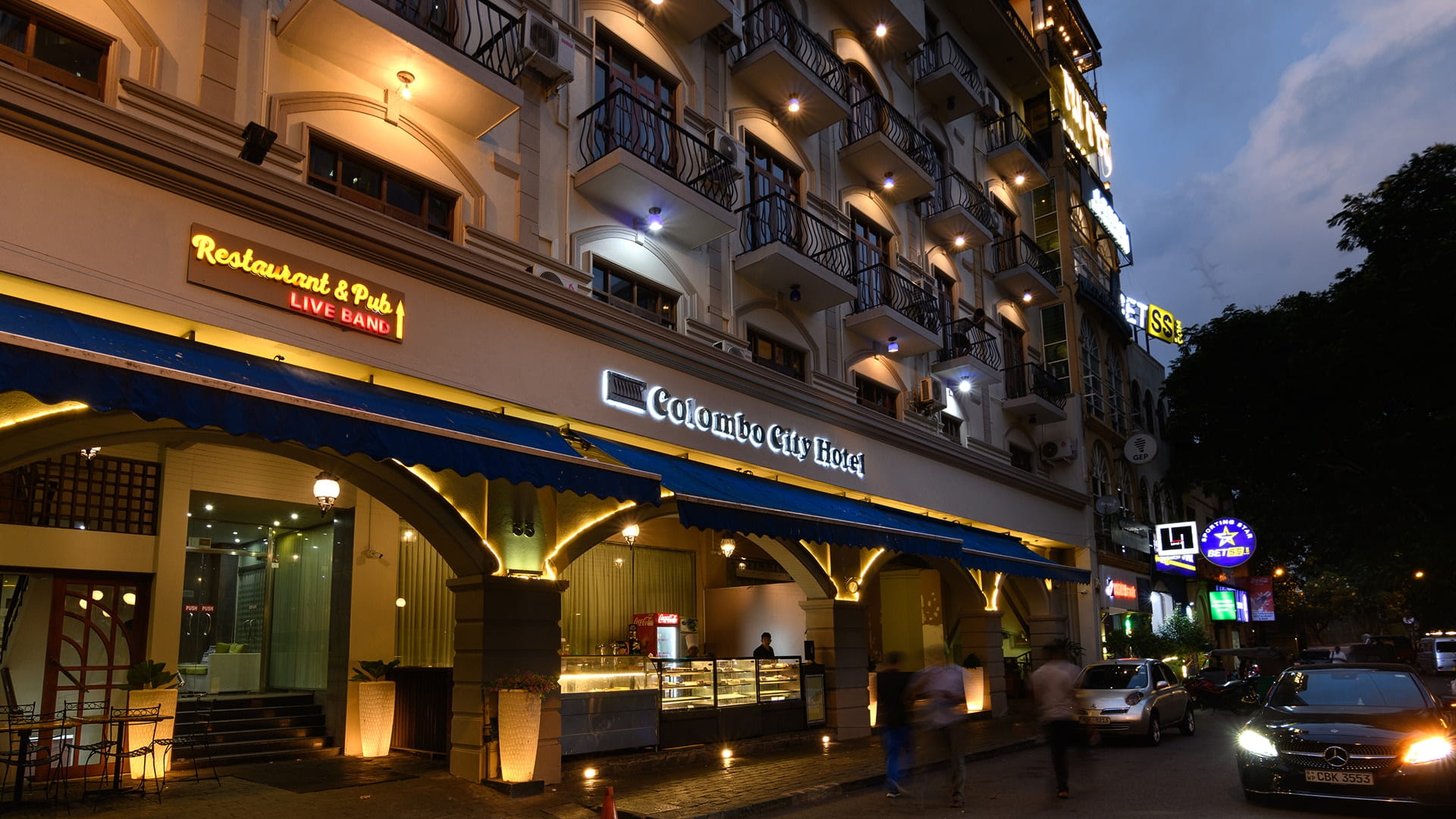 External overview of Oak Ray Colombo City Hotel 