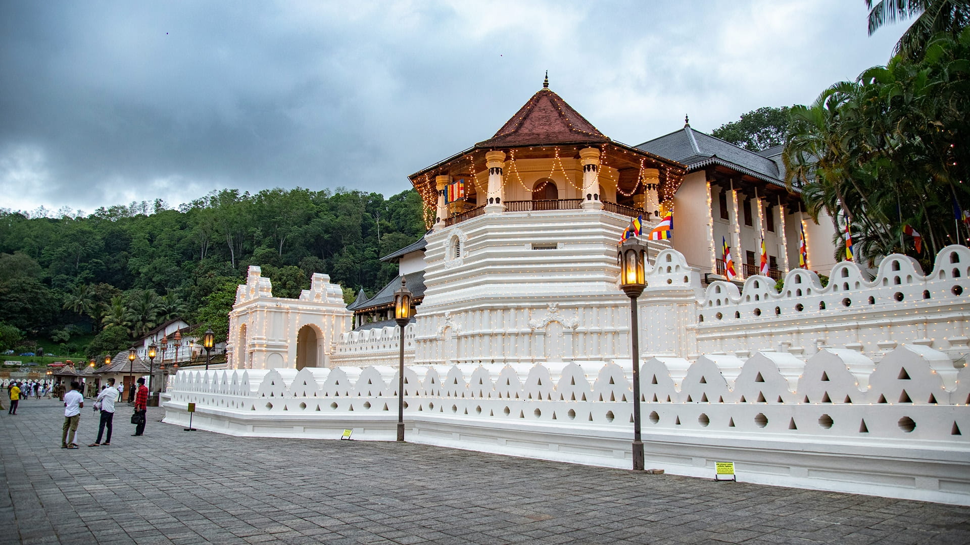 Temple of the sacred tooth relic during the daytime